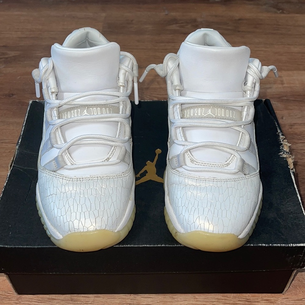 Air Jordan 11 Retro Low Premium ‘Frost White’ GS